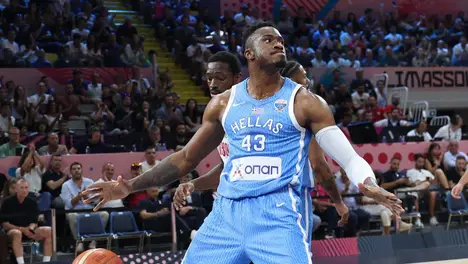 NBA交易截止日：湖人、雄鹿争抢维金斯，交易传闻复杂难解