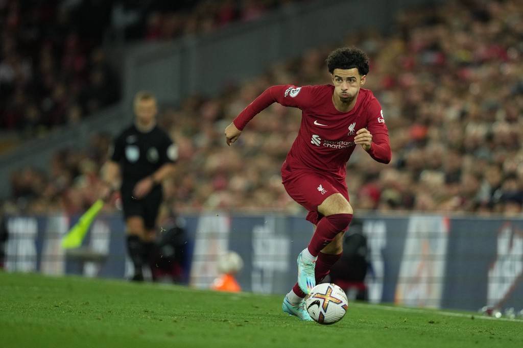 曼城锁定萨维尼奥续约，热刺引援计划受影响 转会窗口动态解析